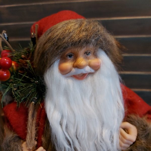 Grote kerstman met LED verlichting, gekleed in een rood vilten pak, van het merk Countryfield.