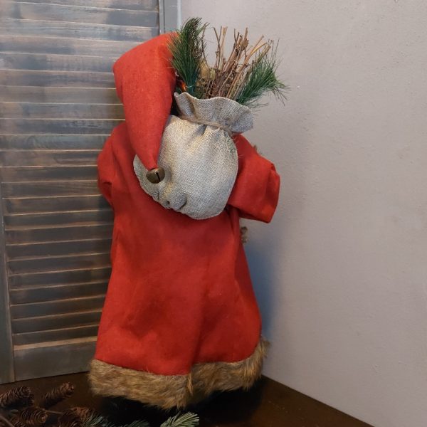 Grote kerstman met LED verlichting, gekleed in een rood vilten pak, van het merk Countryfield.