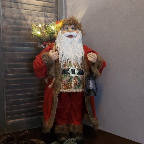 Grote kerstman met LED verlichting, gekleed in een rood vilten pak, van het merk Countryfield.