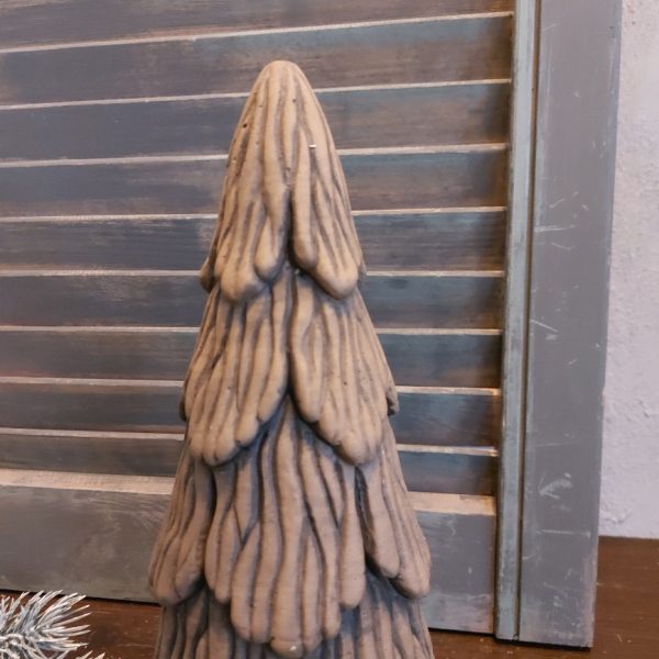Kerstboom van aardewerk in een warm bruine gemêleerde kleur, van het merk Brynxz uit de serie Majestic Brown.