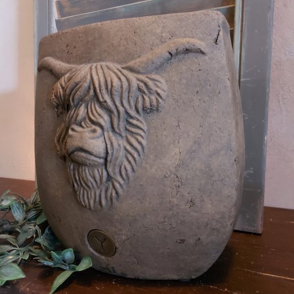 Ovale bloempot van aardewerk in een warm bruine kleur, van het merk Brynxz uit de serie Majestic Brown.