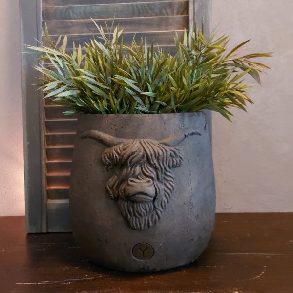 Ovale bloempot van aardewerk in een warm bruine kleur, van het merk Brynxz uit de serie Majestic Brown.