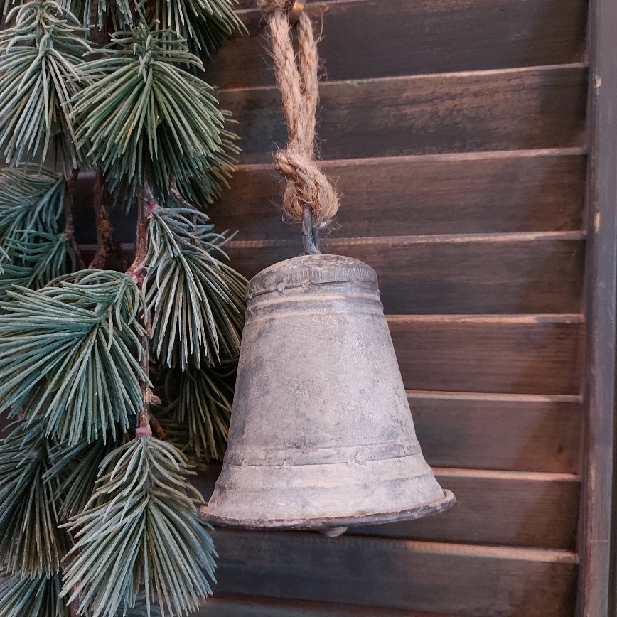 Bel van zink, kerstklok van het merk Countryfield.