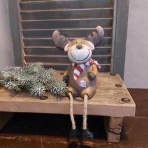 Randzitter hert met gewei van polystone, van het merk Countryfield.