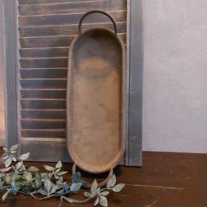 Ovale schaal van zink in een geroeste uitvoering, van het merk Countryfield.