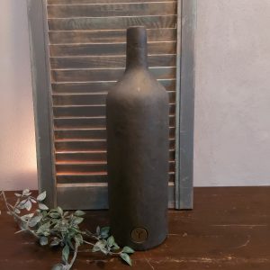 Fles van aardewerk in een warm bruine kleur, van het merk Brynxz uit de serie Majestic Brown.