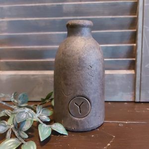 Fles van aardewerk in een warm bruine kleur, van het merk Brynxz uit de serie Majestic Brown.