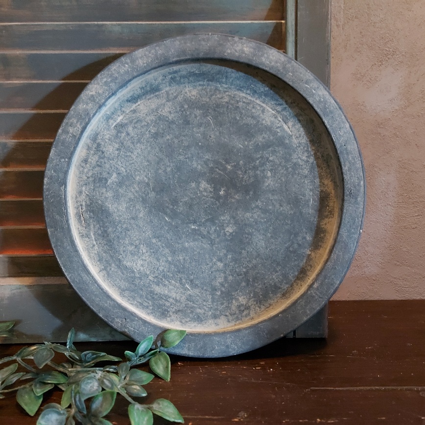 Schaal van aardewerk in grijze kleurtinten, van het merk Brynxz uit de serie Ancient Clay.