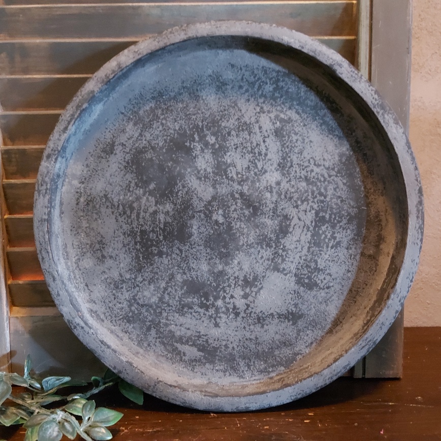 Schaal van aardewerk in een donker grijze kleurtinten, van het merk Brynxz uit de serie Stone Black.