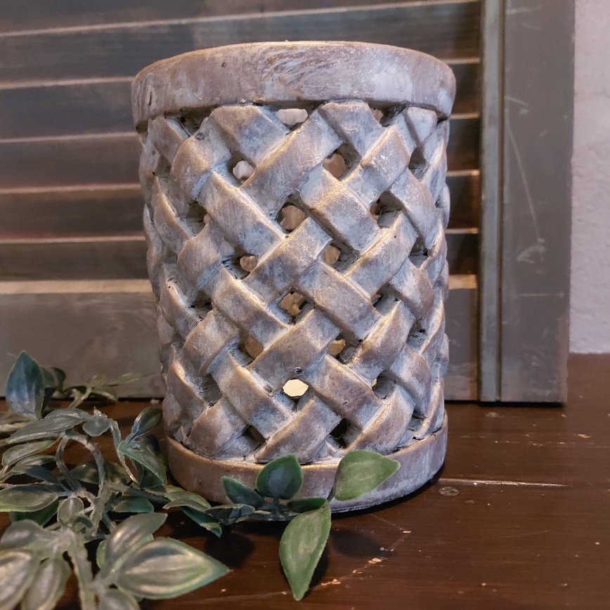 Sfeerlicht van aardewerk in zachte kleurtinten, van het merk Brynxz uit de serie Jewel.