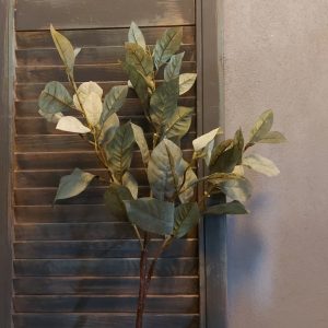 Kunsttak met blad van het krentenboompje, van het merk Sylxz van Brynxz.