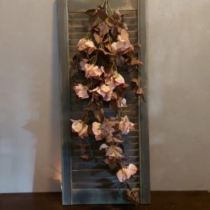 Bouganvillea zijdenbloem hangplant met bloemen in een oud roze kleur van het merk Sylxz van Brynxz.