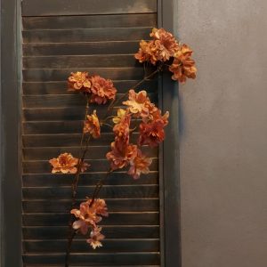 Prunus zijdenbloemen in een warm oranje kleur, van Sylxz van het merk Brynxz.