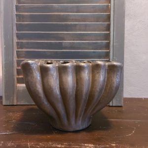 Bloemenvaas van keramiek in een koperkleur van het merk Countryfield.