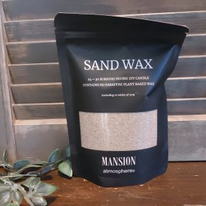 Korrels om zelf kaarsen te maken in een licht bruine kleur, van het merk Mansion Atmosphere.