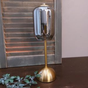 Oplaadbare tafellamp van metaal en glas inclusief USB kabel en verlichting, van het merk Mansion Atmosphere.