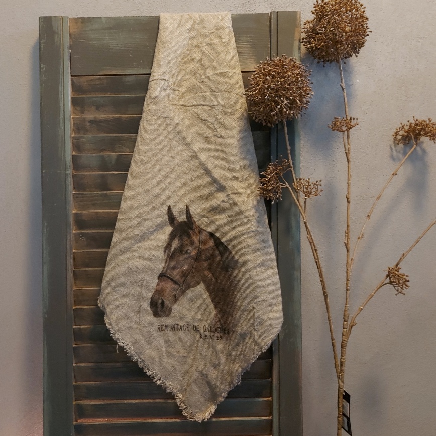 Shabby doek van linnen in een naturel kleur, met de afbeelding van een paard.