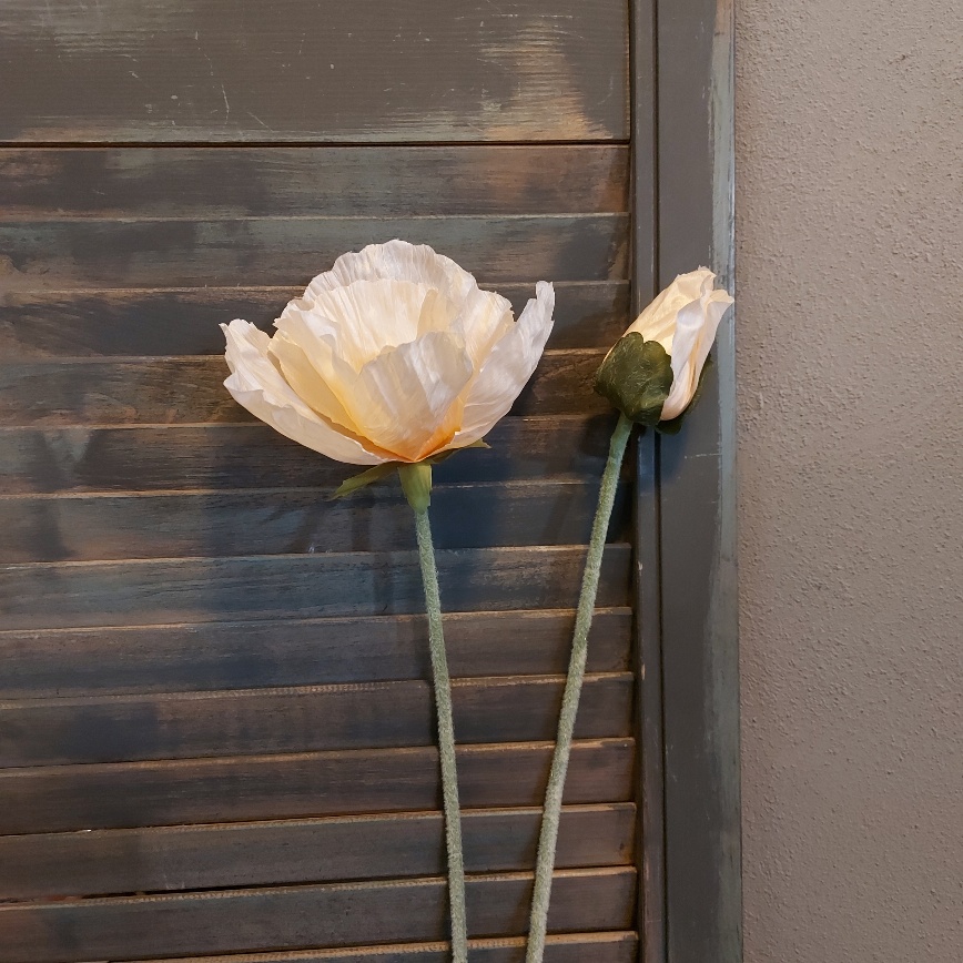 Klaproos kunstbloem in een zalm roze kleur, met twee bloemen. Van het merk Brynxz.