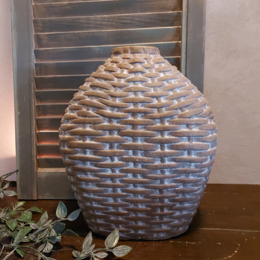 Vaas van aardewerk in een mat bruine kleur, van het merk Countryfield.