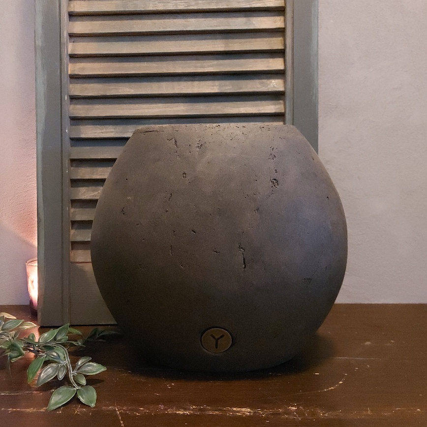 Ovale bloempot van aardewerk in een warm bruine kleur, van het merk Brynxz uit de serie Majestic Brown.