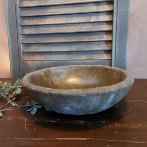 Bolle schaal van aardewerk in een grijsbruine kleur, van het merk Countryfield.