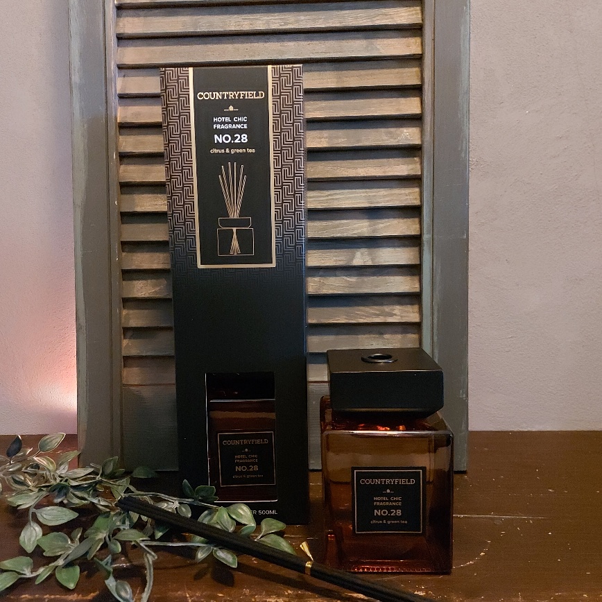 Geurstokjes van het merk Countryfield met de geur Citrus & Groene thee.