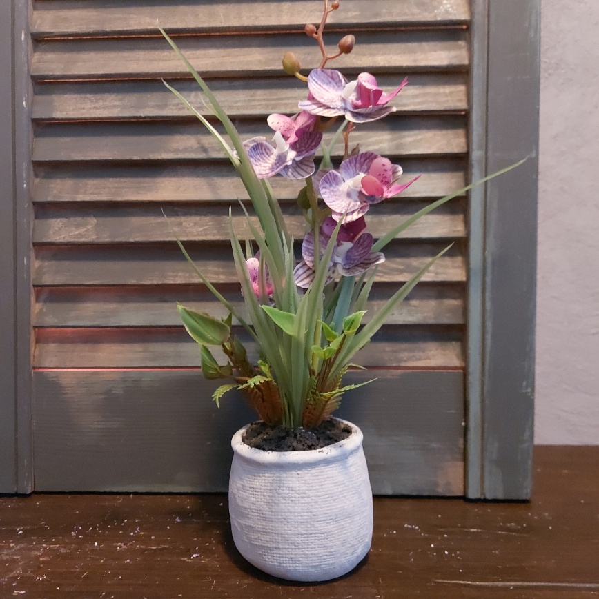 Orchidee kunstplant in pot met 5 paarse bloemen, van het merk Countryfield.