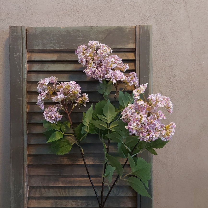 Lila sering kunstbloem met drie bloemtrossen, van het merk Countryfield.