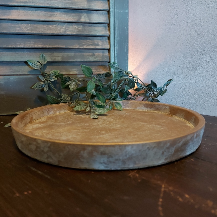 Schaal van aardewerk in zachte kleurtinten van het merk Brynxz, uit de serie Jewel.