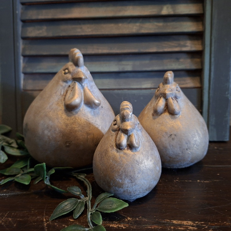 Drie kippen van aardewerk, van het merk Brynxz uit de serie Jewel.