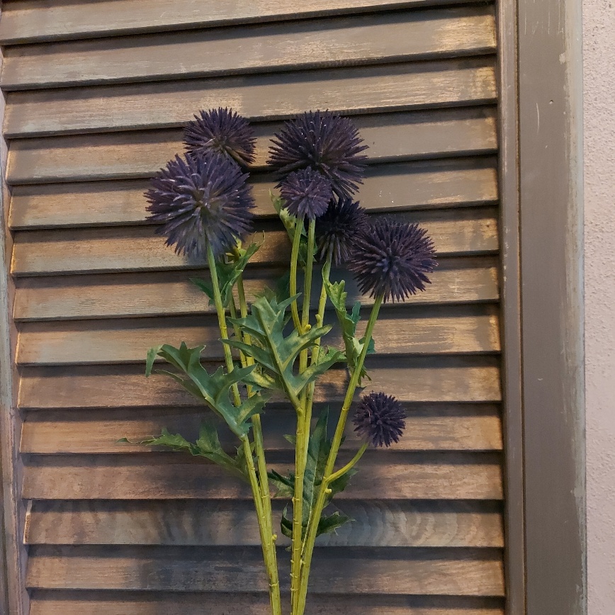 Kogeldistel kunstbloem in een paarse kleur van het merk Countryfield.