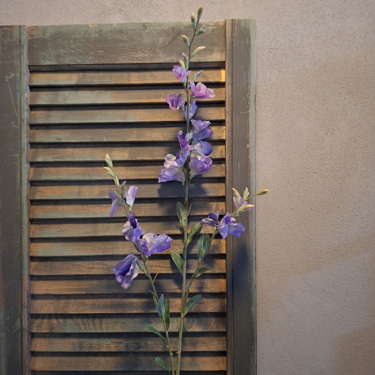 Lathyrus kunstbloem met bloemen in een paarse kleur, van het merk Sylxz.
