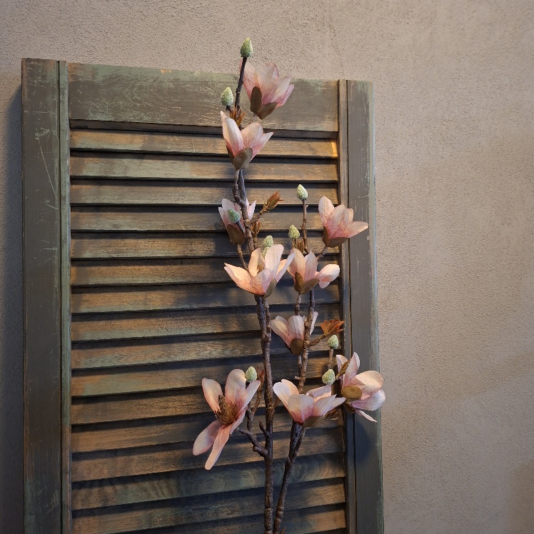 Magnolia kunstbloem met bloemen in een oudroze kleur, van het merk Sylxz.