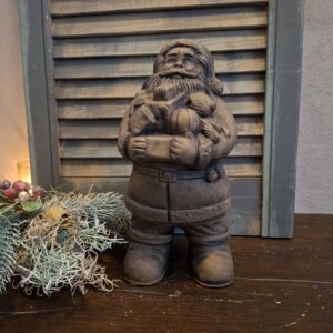 Kerstman van aardewerk in een warm bruine gemêleerde kleur, van het merk Brynxz uit de serie Majestic Brown.