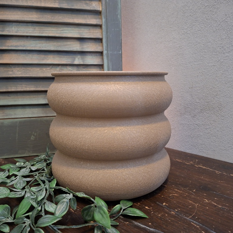Countryfield Bloempot Rings van metaal in een warme taupe kleur.