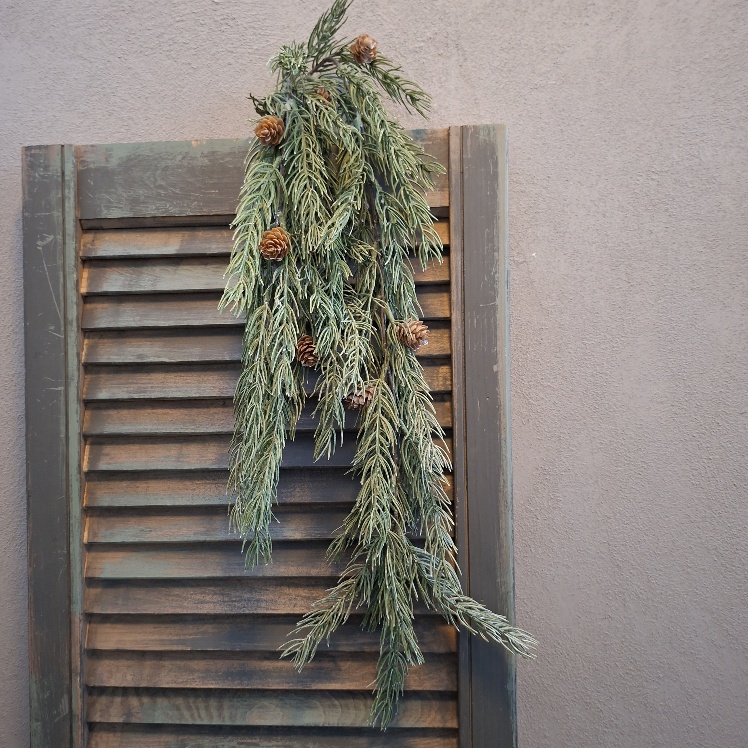 Kunsttak Picea dennentak met vruchten, van het merk Countryfield.