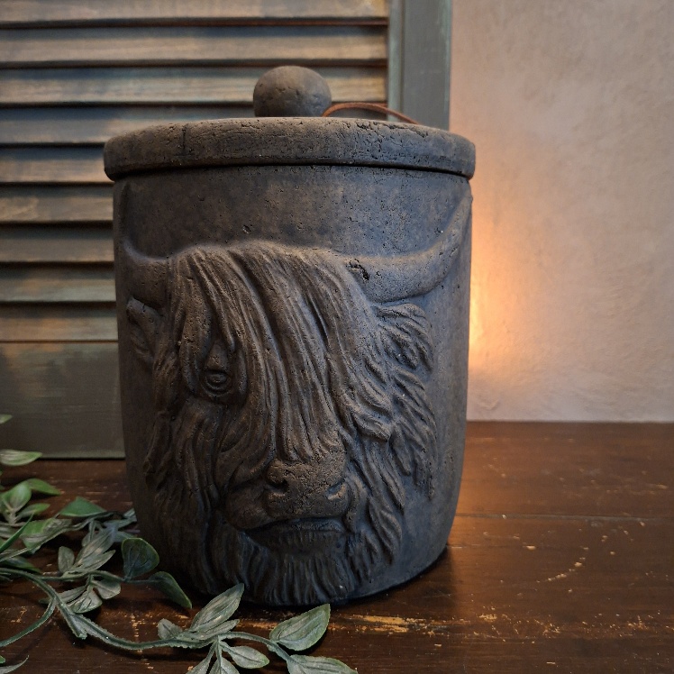 Pot van aardewerk met deksel in een warm bruine kleur. Van het merk Brynxz uit de serie Majestic Brown.