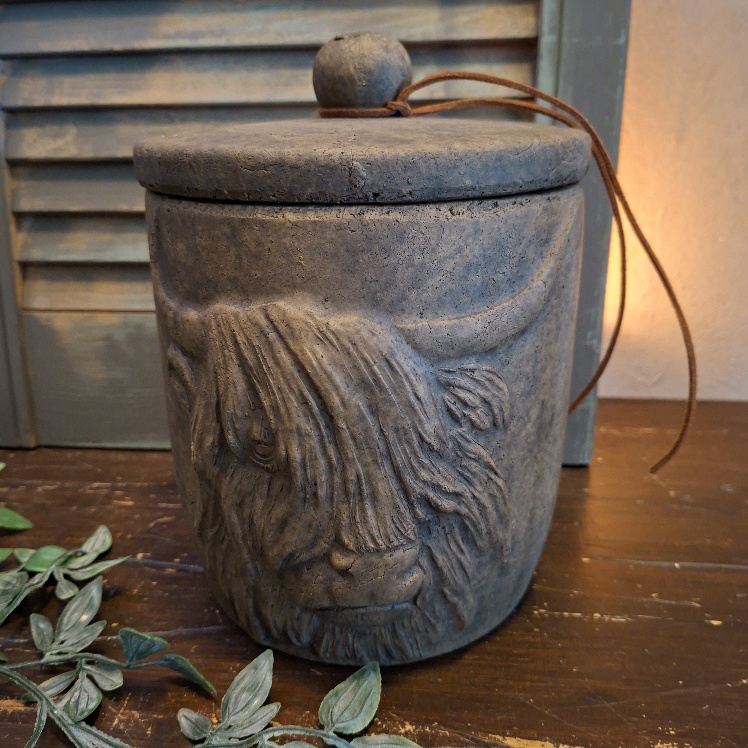 Pot van aardewerk met deksel in een warm bruine kleur. Van het merk Brynxz uit de serie Majestic Brown.