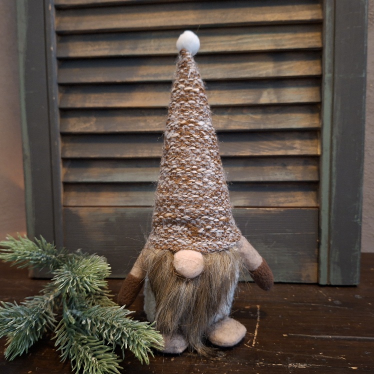 Gnome in bruine kleurtinten van het merk Countryfield.