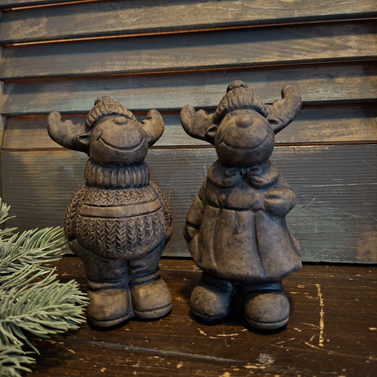 Set rendier beeldjes van aardewerk in een warme bruine kleur, van het merk Brynxz uit de serie Majestic Brown.