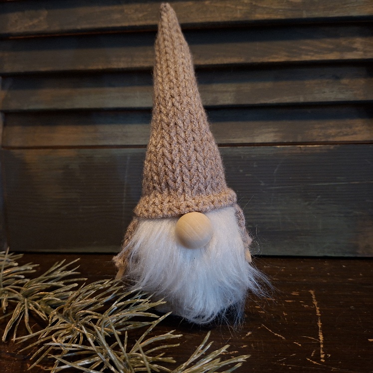 Gnome in bruine kleurtinten van het merk Countryfield.