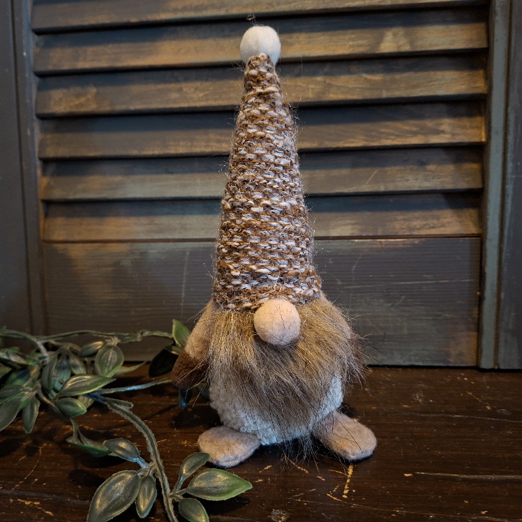 Gnome in bruine kleurtinten van het merk Countryfield.