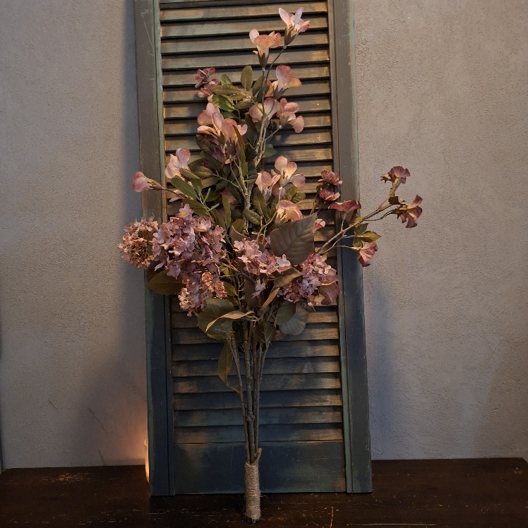 Compleet boeket kunstbloemen in een roze en oudroze kleuren, van het merk Sylxz.